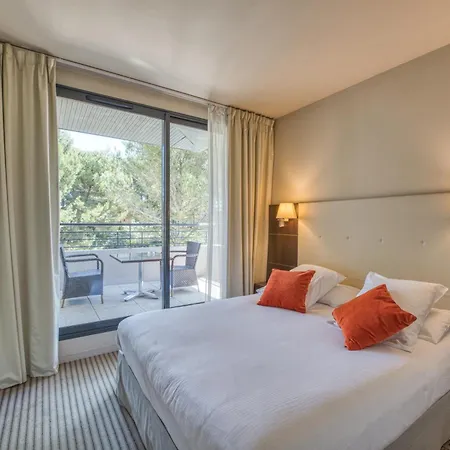 Mercure Aix-En-Provence La Duranne Gare Tgv Exterior photo