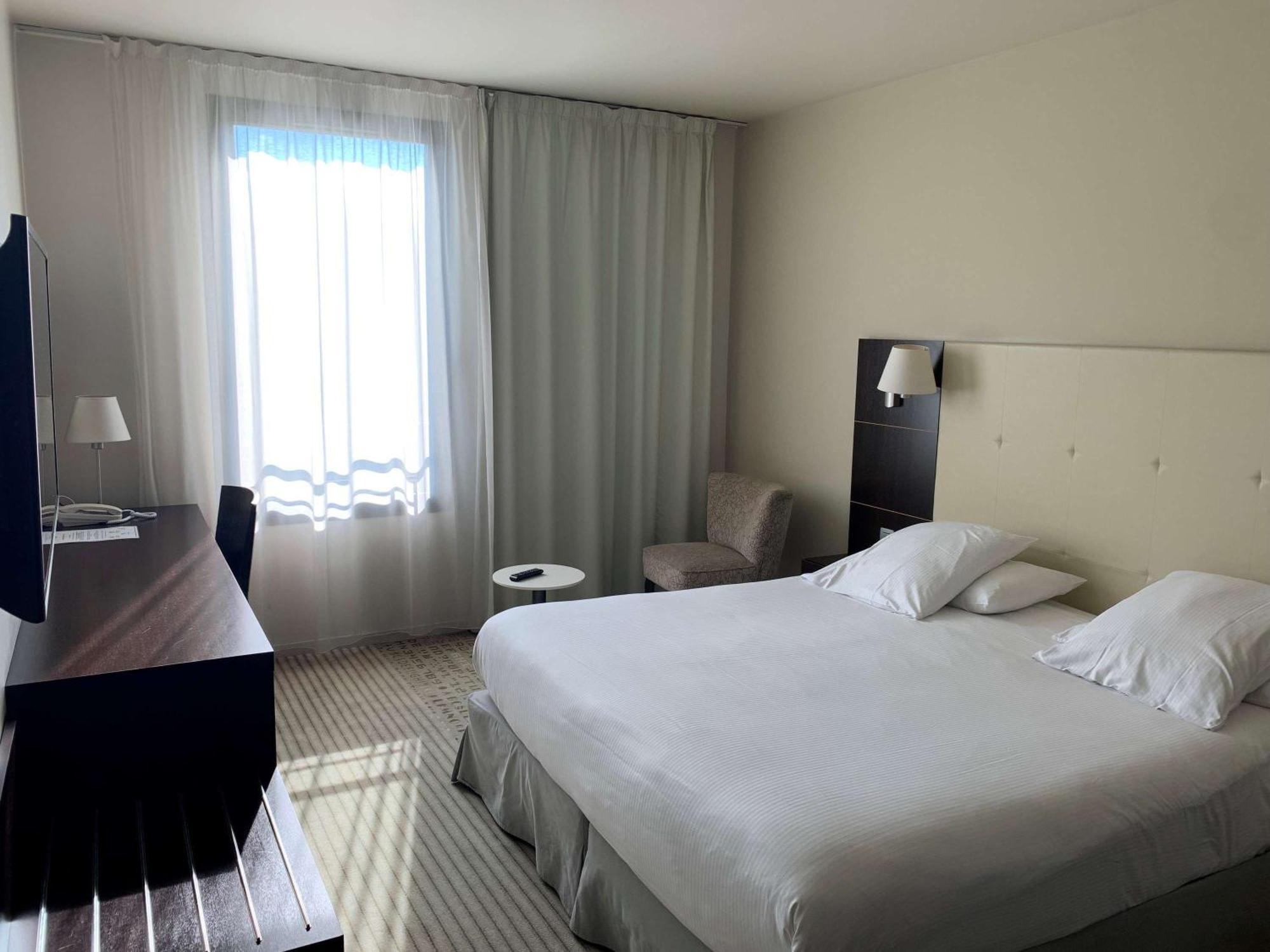 Mercure La Duranne Gare Tgv 4*