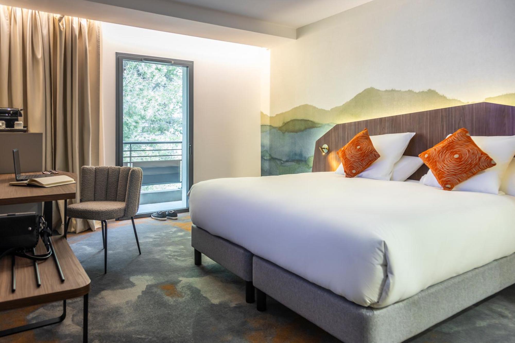 Hotel Mercure La Duranne Gare Tgv 4*